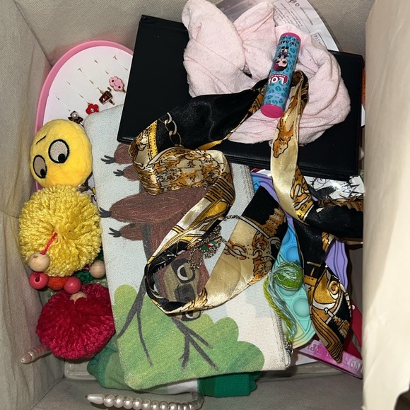 Huge Clothes Lot Bundles - Picture 3 of 17